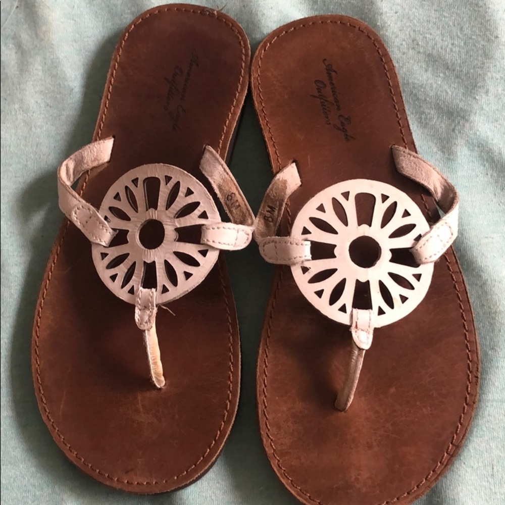 🌞 American Eagle Flip Flops